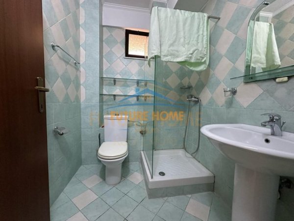 Tirane, shitet apartament 3+1 Kati 1, 145 m² 295.000 € (Komuna e Parisit)