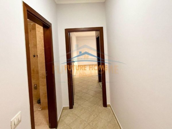 Tirane, shitet apartament 3+1 Kati 1, 145 m² 295.000 € (Komuna e Parisit)