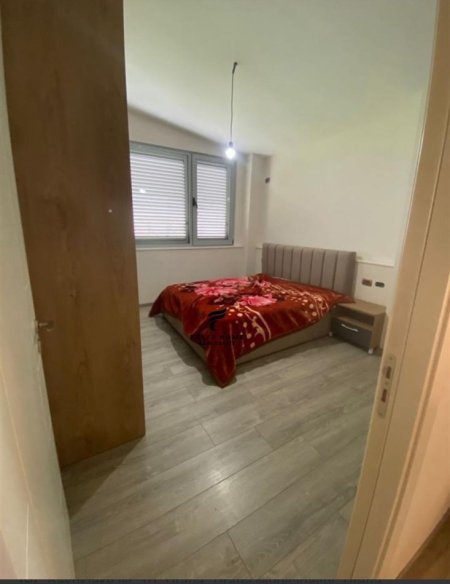 Tirane, jepet me qera apartament 1+1+Ballkon Kati 8, 75 m² 500 € (FUSHA E AVIACIONIT)
