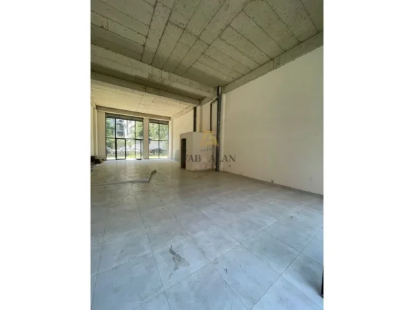Tirane, shitet ambjent biznesi Kati 0, 158 m² 410.800 € (Astir, URBAN GATE)
