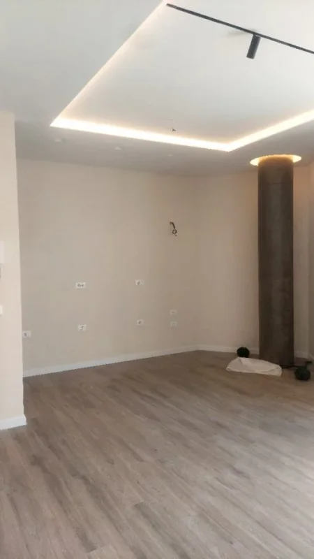 Tirane, jepet me qera zyre Kati 3, 114 m² 1.400 € (ALTANA REZIDENC)