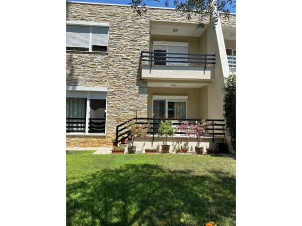 Gjiri Lalezit | Hamallaj, shitet apartament duplex 4+1 , 160 m² 530.000 € (Rezidenca Lura 2)