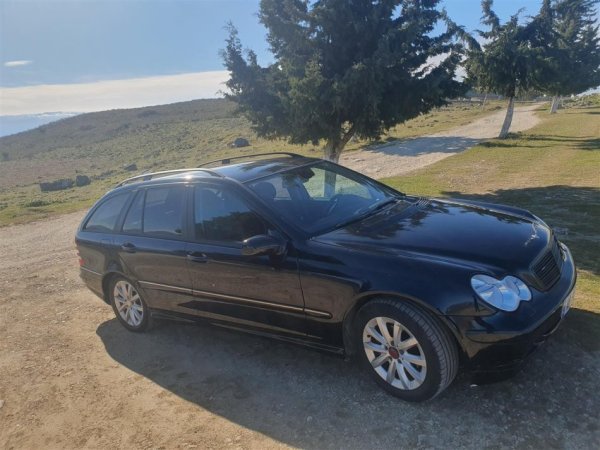 Tirane, shes makine Nafte, blu e errët automatik Kondicioner 3600 €