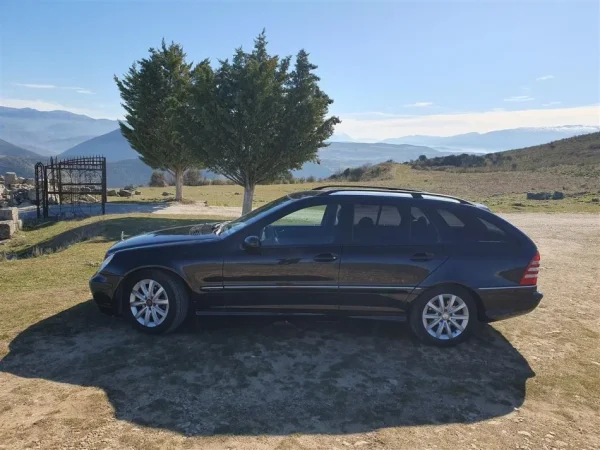 Tirane, shes makine Nafte, blu e errët automatik Kondicioner 3500 €