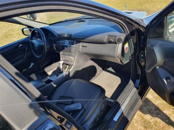 Tirane, shes makine Nafte, blu e errët automatik Kondicioner 3600 €