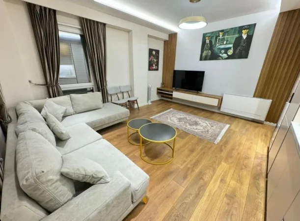 Tirane, jepet me qera apartament 2+1 Kati 2, 95 m² 1.100 € (rruga e dibres)