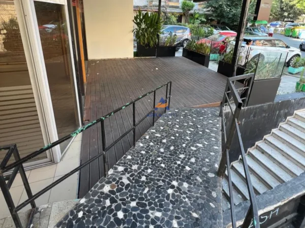 Tirane, jepet me qera ambjent biznesi Kati 1, 80 m² 1.000 € (RRUGA MINE PEZA,PROKURORIA)