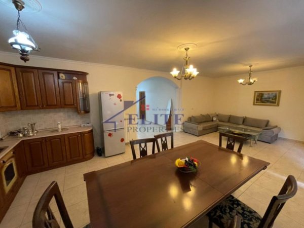 Tirane, shitet apartament 3+1+Aneks+Ballkon Kati 2, 157 m² 