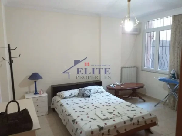 Tirane, shitet apartament 3+1+Aneks+Ballkon Kati 2, 157 m² 