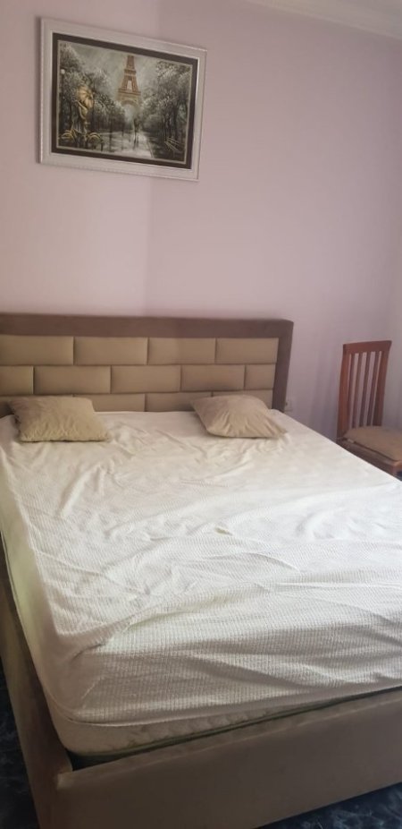 Tirane, jepet me qera Kati 1, 110 m² 500 € (Rruga Studenti)