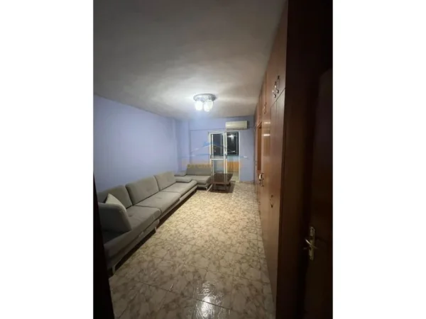 Shitet, Apartament 2+1, Rruga Dritan Hoxha, Tiranë.