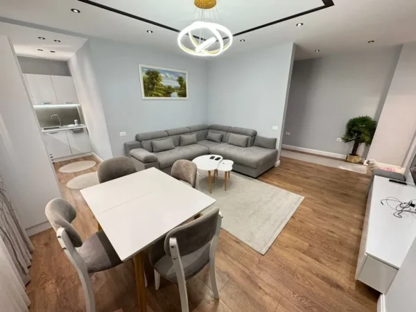 Tirane, jepet me qera 2+1 Kati 2, 100 m² 690 € (Prane Kompleksit Magnet, Rruga Frosina Plaku)
