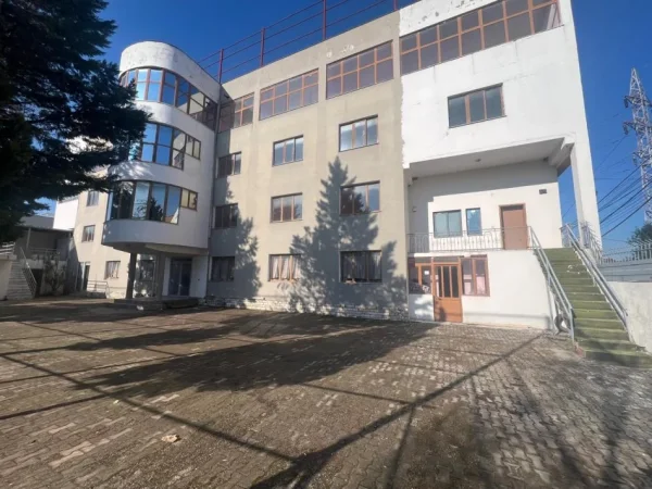 Tirane, shes Godinë Multifunksionale në Shitje – Ish Institucioni Arsimor “SARINA 2002” 1.500.000 €