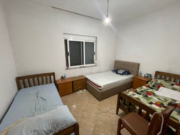 Tirane, jepet me qera Vile 1+1 Kati 1, 60 m² 300 €