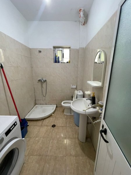 Tirane, jepet me qera Vile 1+1 Kati 1, 60 m² 300 €