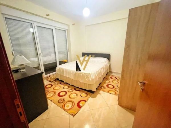 Tirane, jepet me qera apartament 2+1+Ballkon Kati 2, 110 m² 550 € (LIQENI THATE)