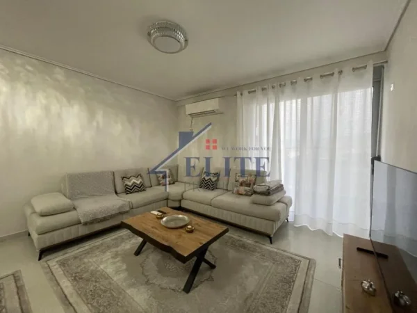 Tirane, jepet me qera apartament 2+1+Ballkon Kati 2, 120 m² 500 € 