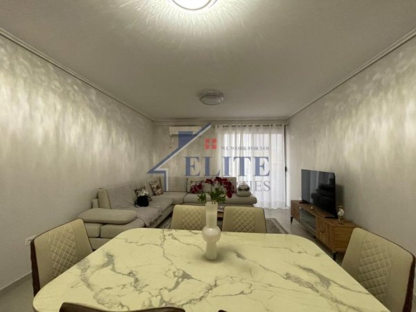 Tirane, jepet me qera apartament 2+1+Ballkon Kati 2, 120 m² 500 € 