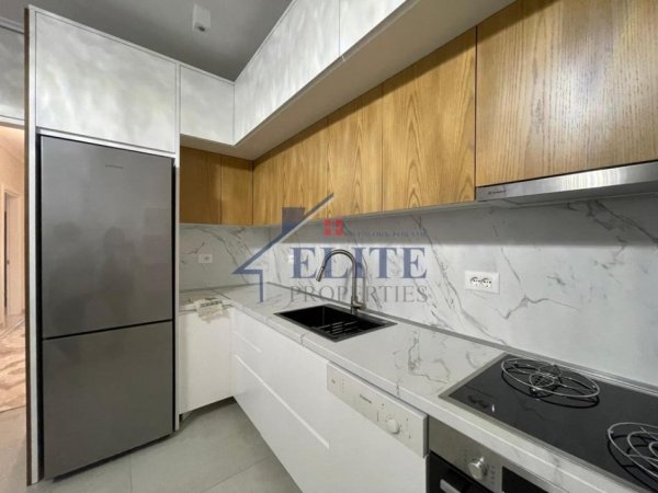 Tirane, jepet me qera apartament 2+1+Ballkon Kati 2, 120 m² 500 € 