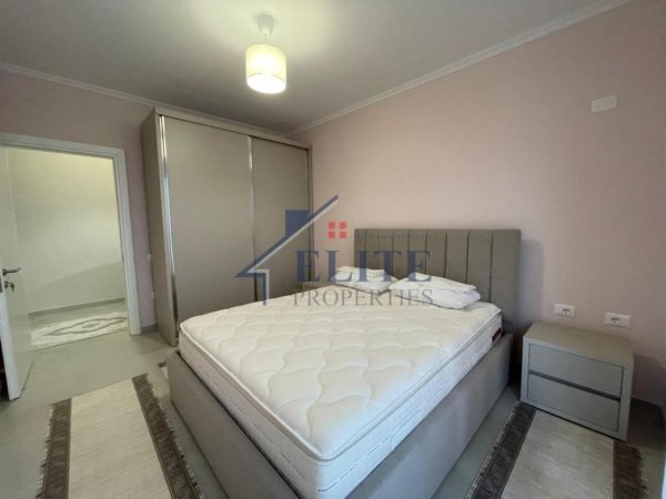 Tirane, jepet me qera apartament 2+1+Ballkon Kati 2, 120 m² 500 € 