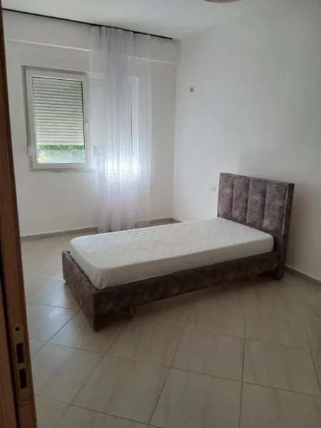 Tirane, jepet me qera apartament 2+1 Kati 2, 80 m² 500 € (Liqeni i Thate, Kompleksi FZ)