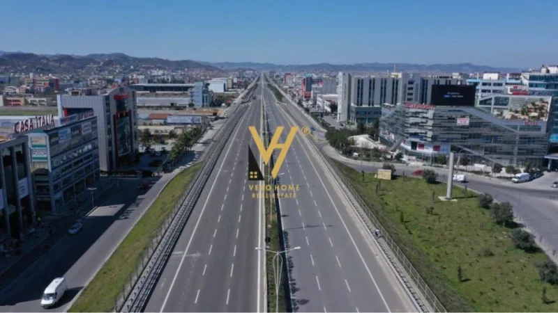 Tirane, shitet truall , 2.100 m² 240.000 € (AUTOSTRADA TIRANE-DURRES)