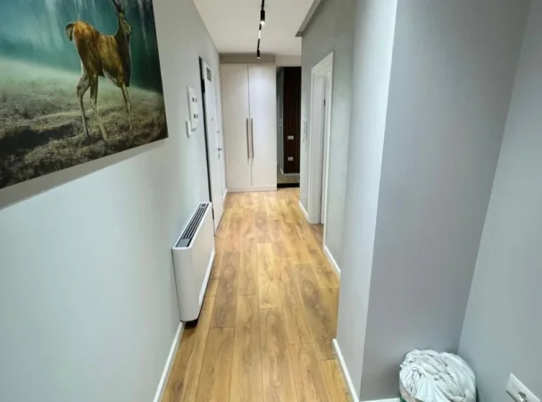 Tirane, jepet me qera apartament 2+1+Ballkon Kati 2, 92 m² 1.200 € (Prane Qendres, Rruga e Dibres)