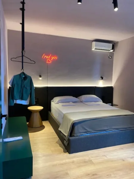 Tirane, jepet me qera apartament 2+1+Ballkon Kati 14, 700 € (ish stacioni i trenit pallati tek flori farm)