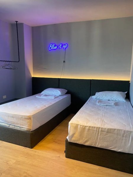 Tirane, jepet me qera apartament 2+1+Ballkon Kati 14, 700 € (ish stacioni i trenit pallati tek flori farm)