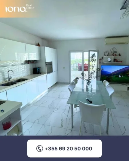 Shkembi Kavajes, shitet apartament 3+1 Kati 4, 160 m² 170.000 € (300 Metra Nga Deti)