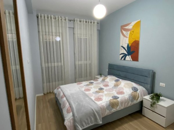 Tirane, jepet me qera apartament 1+1+Ballkon Kati 2, 58 m² 550 € (Kompleksi Magnet)