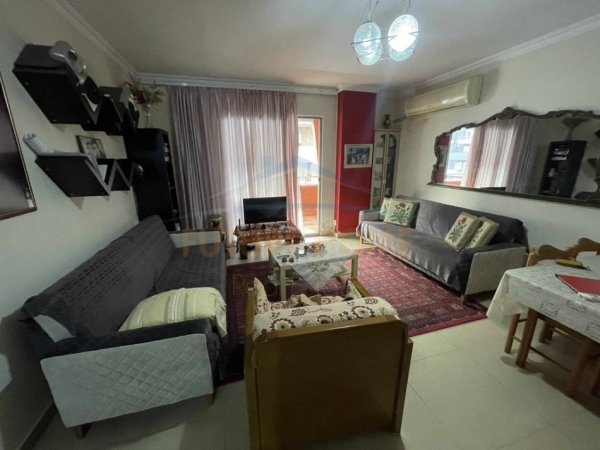 0683487469 Tirane, jepet me qera apartament 2+1+Ballkon Kati 7, 91 m² 450 € (UNAZA E RE)