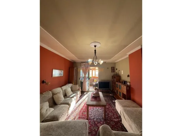 Shitet, Apartament 2+1, Fresk, Tiranë.