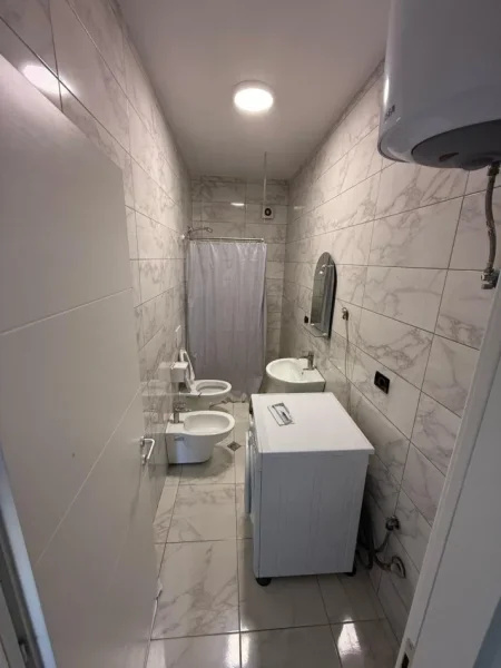 Tirane, jepet me qera apartament 1+1+Ballkon Kati 7, 70 m² 550 € (AMERIKAN 2)