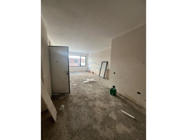 Tirane, shitet apartament 2+1 Kati 2, 124 m² 205.000 € (Rruga e Elbasanit)