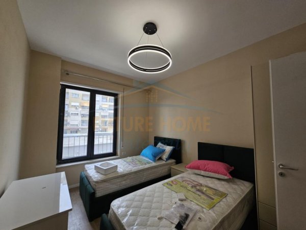 0683487469 Tirane, jepet me qera apartament 2+1+Ballkon Kati 2, 94 m² 700 € (Rruga Karl Gega)