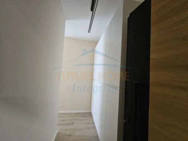 0683487469 Tirane, jepet me qera apartament 2+1+Ballkon Kati 2, 94 m² 700 € (Rruga Karl Gega)
