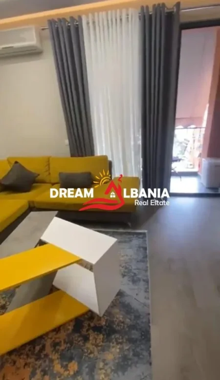 Tirane, jepet me qera 2+1 , 117 m² 800 € 