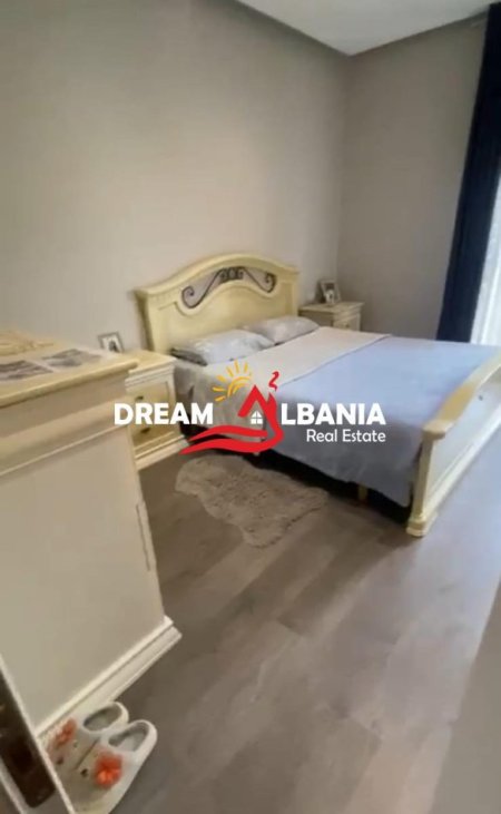 Tirane, jepet me qera 2+1 , 117 m² 800 € 
