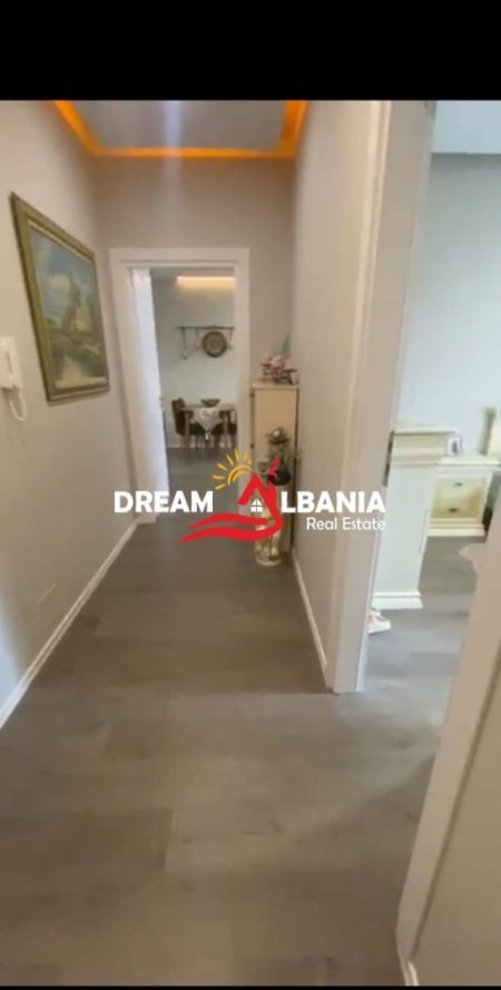 Tirane, jepet me qera 2+1 , 117 m² 800 € 