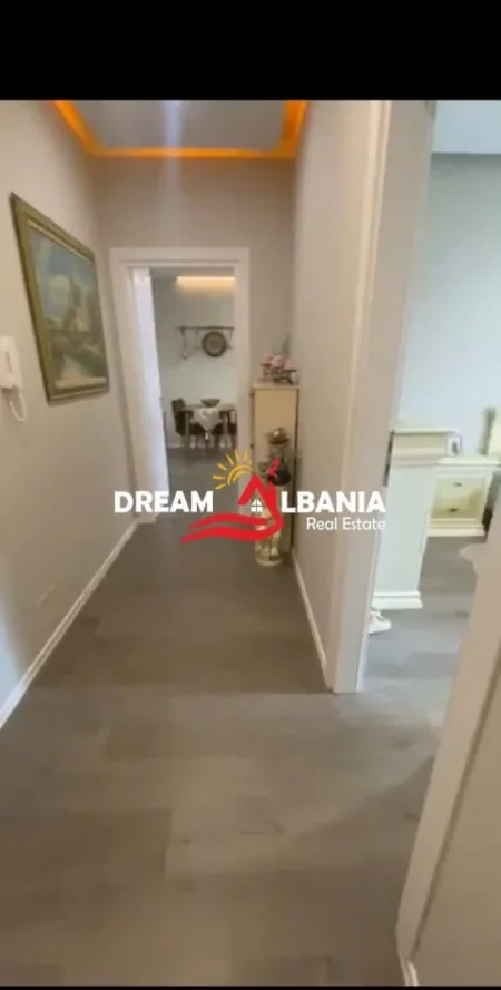 Tirane, jepet me qera 2+1 , 117 m² 800 € 