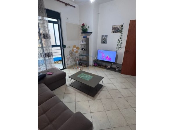 Tirane, shitet apartament 1+1 Kati 7, 62 m² 87.000 € (Kombinat)