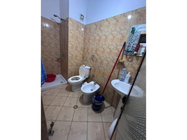 Tirane, shitet apartament 1+1 Kati 7, 62 m² 87.000 € (Kombinat)