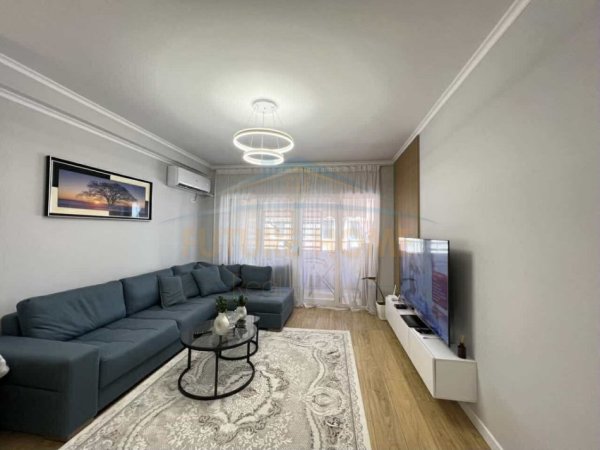 Tirane, shitet apartament 1+1+Ballkon Kati 6, 74 m² 128.000 € (Unaza e Re)