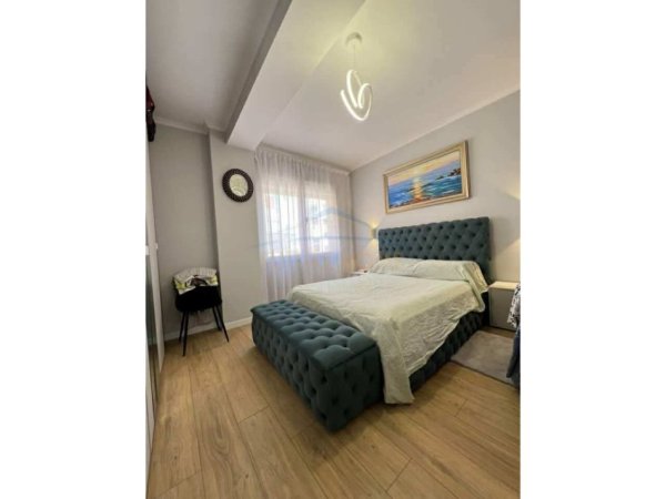 Tirane, shitet apartament 1+1+Ballkon Kati 6, 74 m² 128.000 € (Unaza e Re)