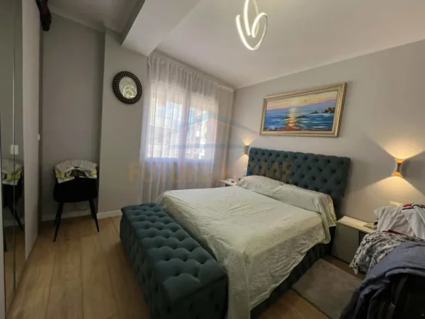 Tirane, shitet apartament 1+1+Ballkon Kati 6, 74 m² 128.000 € (Unaza e Re)