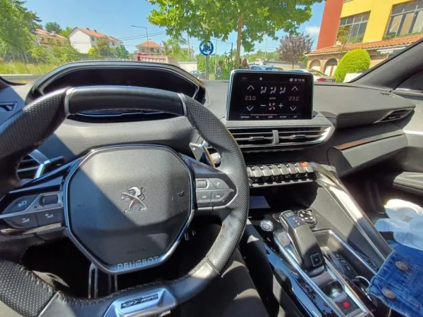 Shitet makine Peugeot 5008 GT Line MJET I PERSONALIZUAR NGA FABRIKA FRANCEZE, Nafte, e bardhë automatik Kondicioner 107,000 km, 16.000 €