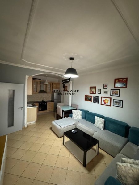 Tirane, jepet me qera apartament 2+1+Ballkon Kati 3, 85 m² 500 € (LAPRAKE)