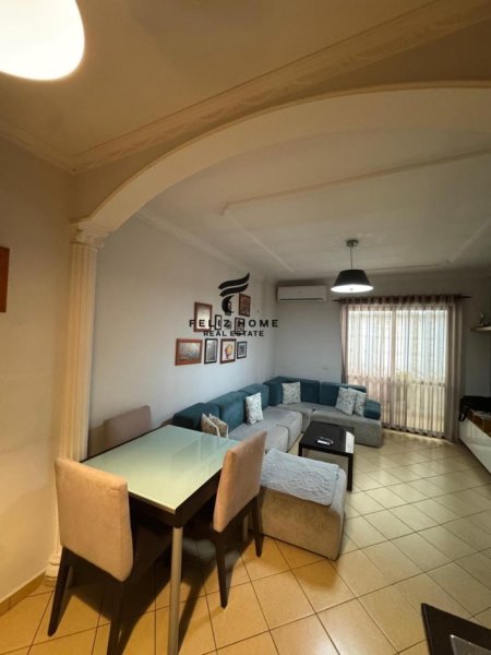Tirane, jepet me qera apartament 2+1+Ballkon Kati 3, 85 m² 500 € (LAPRAKE)