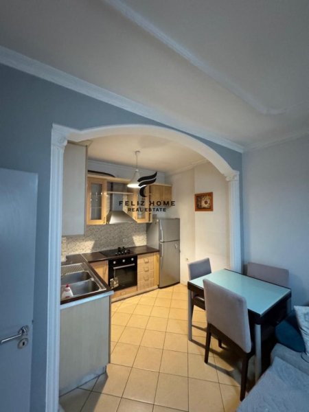 Tirane, jepet me qera apartament 2+1+Ballkon Kati 3, 85 m² 500 € (LAPRAKE)